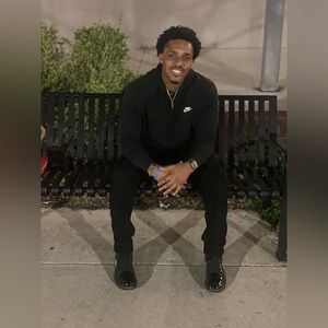 Meet your Posher, Jonathan